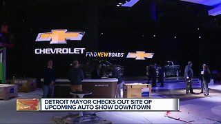 Detroit Mayor Mike Duggan gets behind-the-scenes tour of Detroit Auto Show