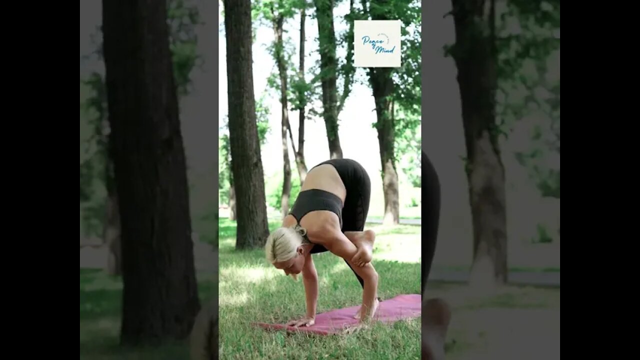 Yoga Pose: Hand Stand #yoga #handstand #shorts