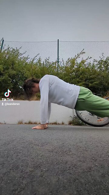 Doing diamond pushups