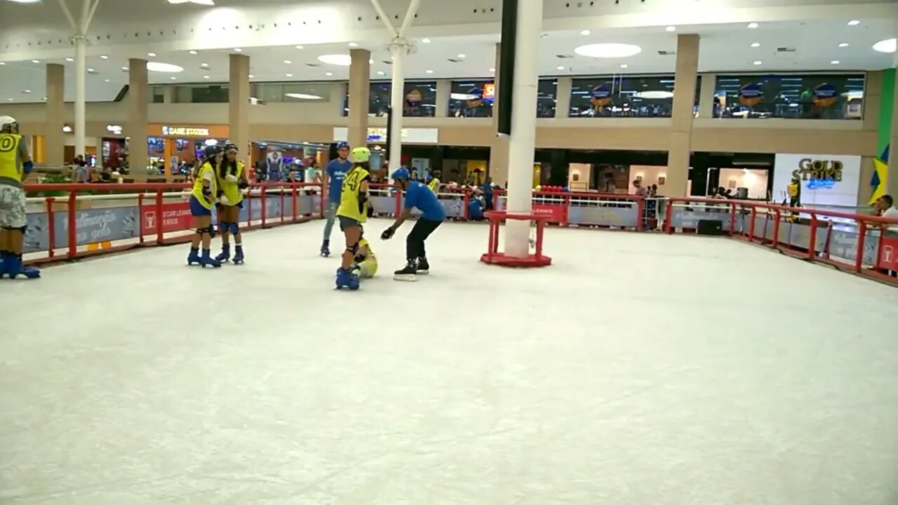 PATINAÇÃO NA PISTA DE GELO QUANDO EU TTRABALHAVA DE MONITOR-VÍDEO 3