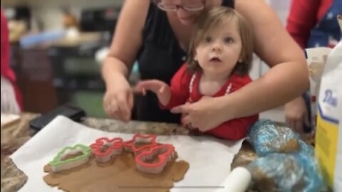 Rowan Goes To Christmas Cookie School