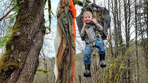 Plane Crash Survival Camping & Bushcraft Shelter - Surviving like DB Cooper