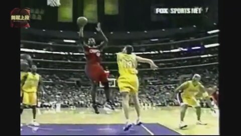 Elton Brand 18 Points @ Lakers, 2001-02.