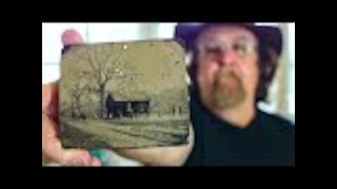 Collector Sells Old Photo, But When He Recognizes Who’s In It It’s Too Late