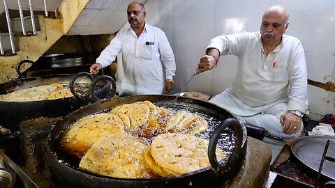 Indian Street Food - The BIGGEST FRIED BISCUIT in the World! Rajasthan India