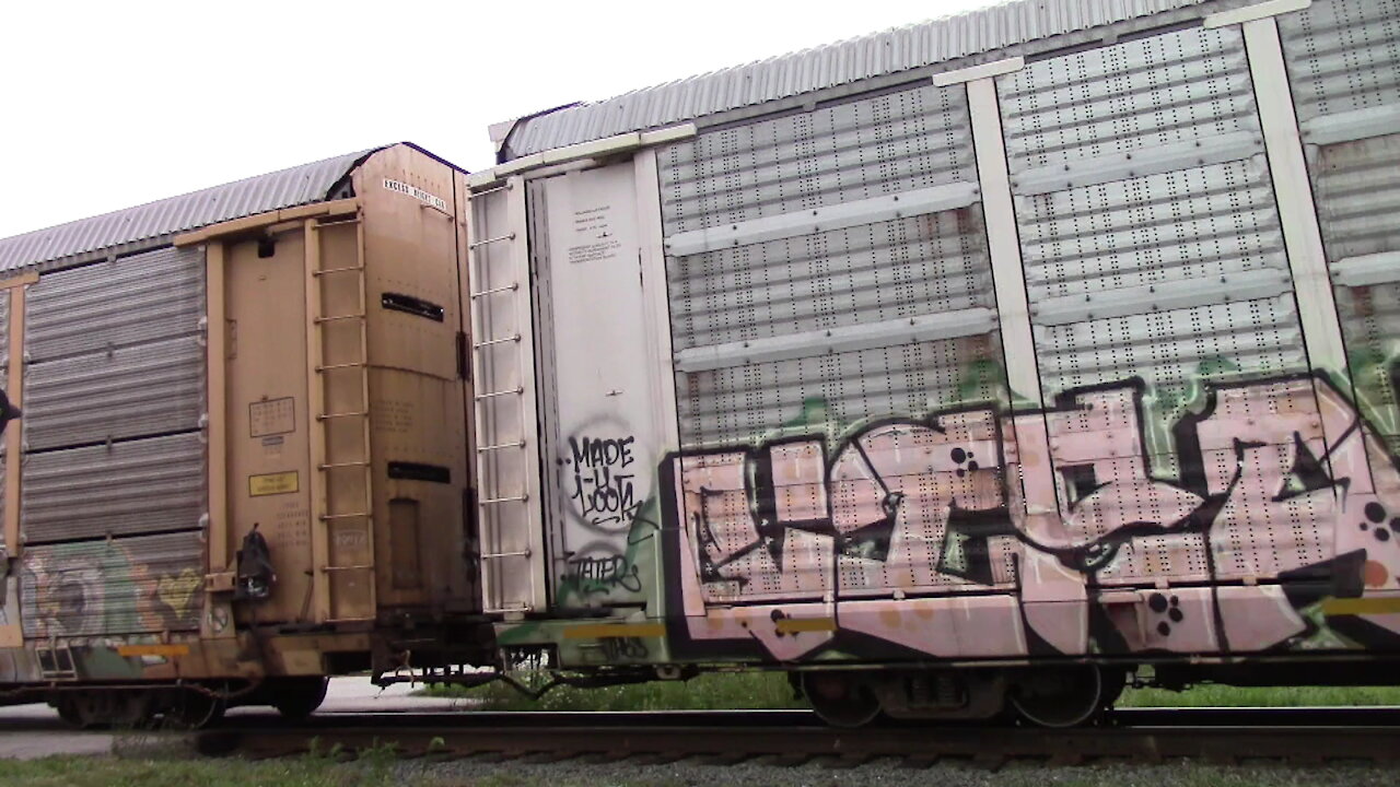 CN 5722, CN 2172 & CN 2328 Engines Manifest Train Westbound At Mandaumin Crossing