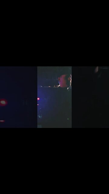 Bad-Cop Blocks Constitutional Right On Sidewalk