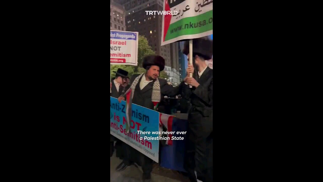 “U Murder 1000s of Palestinians“ Zionists face Anti-Zionist Rabbis in New York in pro-Palestine prot