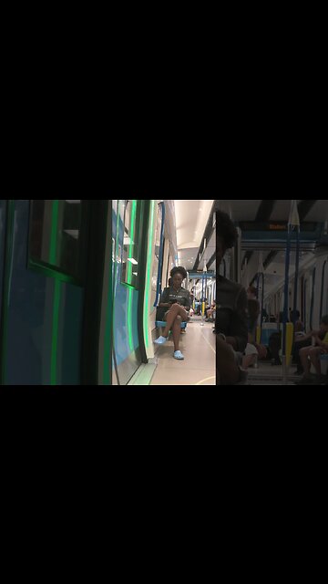 Montréal metro Inside ambience