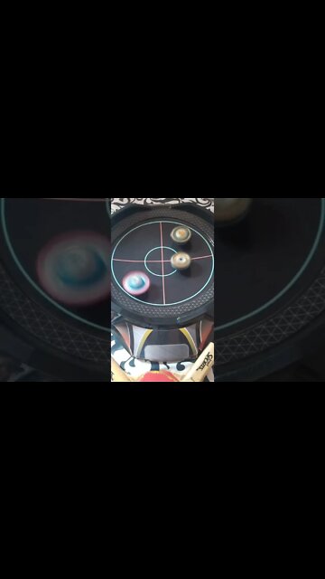 batalha de beyblade fafnir vs valtryek vs fafnir #batalhadebeyblade