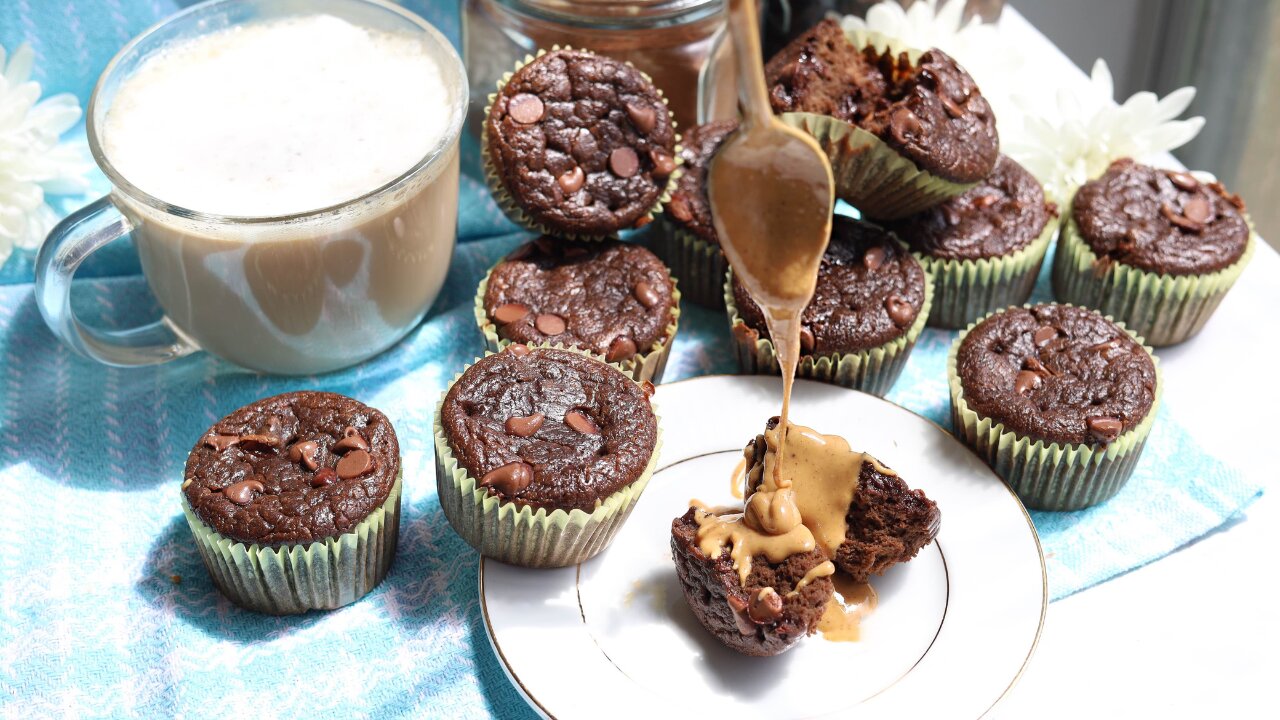 No Flour, No Dairy, No Grains. Blender Zucchini Muffins With Chocolate and Peanut Butter