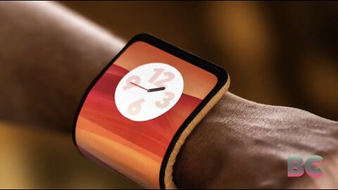 Motorola’s Smartphone Wraps Around The Wrist