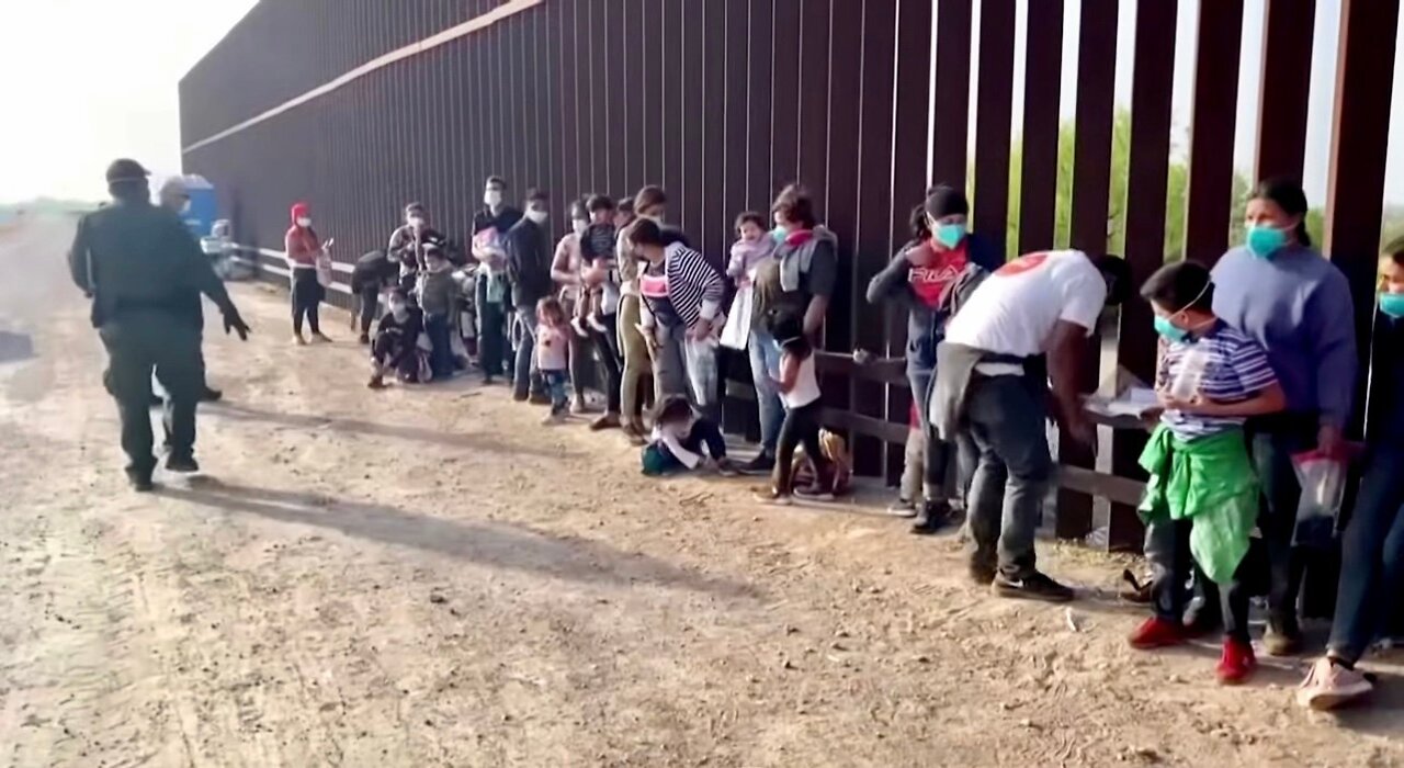 Hillary Clinton Accuses Gov. Ron DeSantis of ‘Human Trafficking’