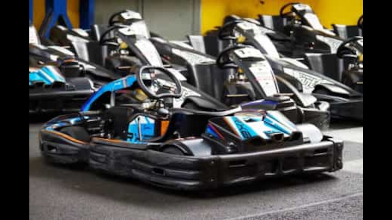 Cette fillette a pris un mauvais départ dans sa première course de kart