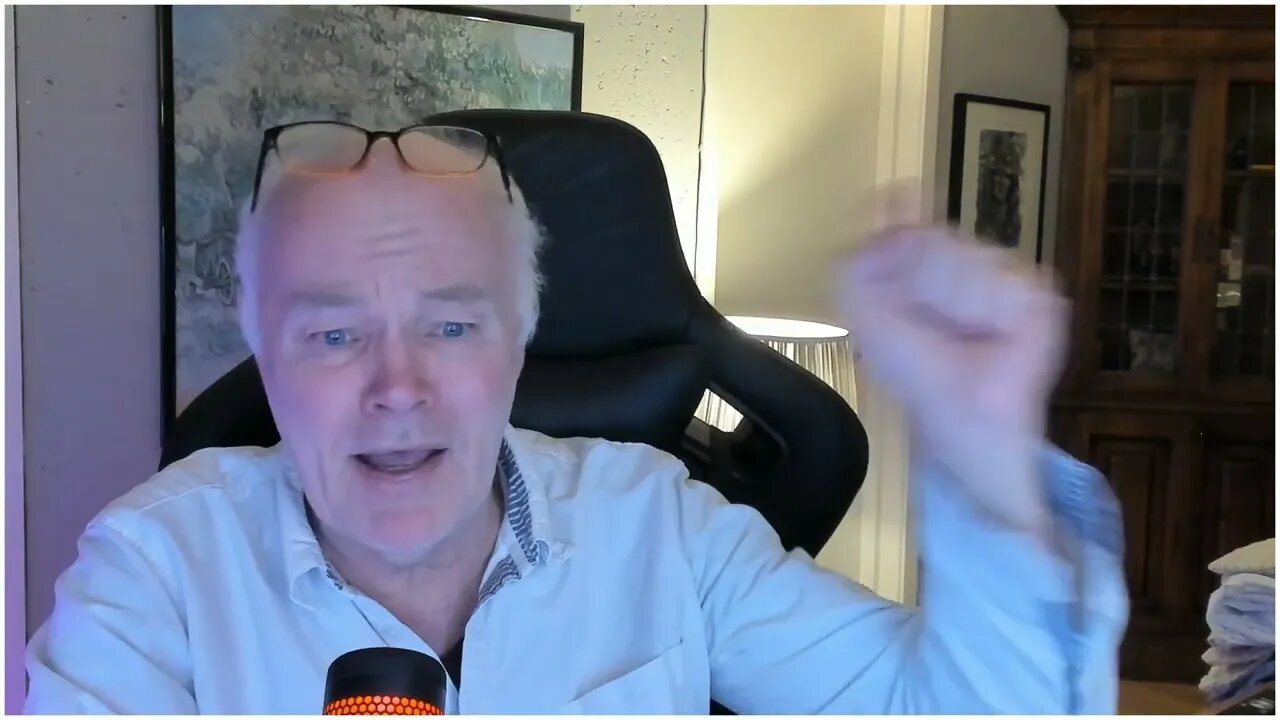 Entity of time is creating the present moment