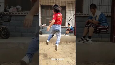 中国功夫，飞身轻如燕/Chinese Kung Fu, flying light as a swallow
