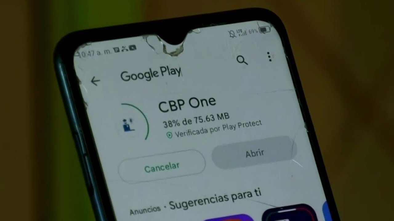 La app CBP One ya funciona en el sur de México y Panamá alista otro vuelo con deportados a Colombia