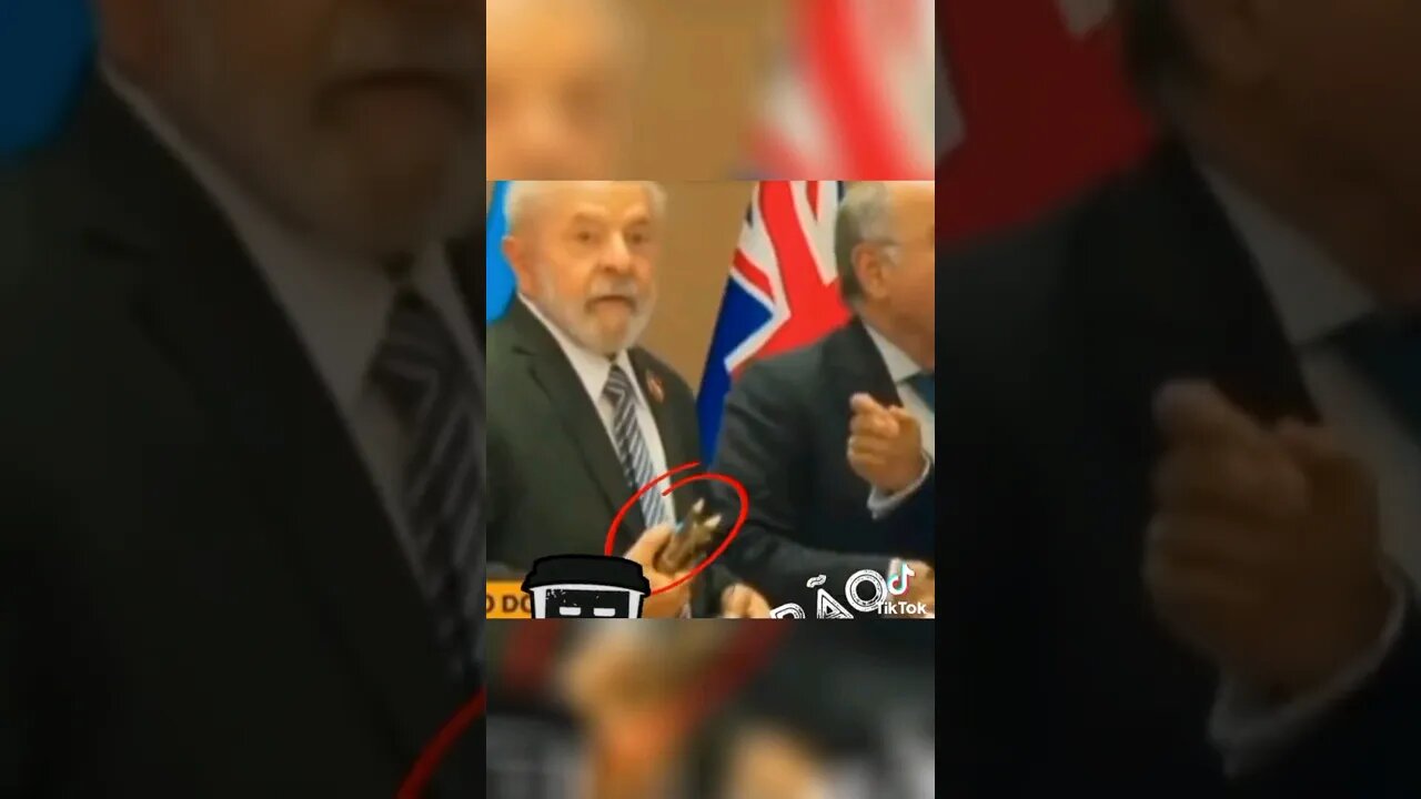 Lula dá canetas pra Janja de presente