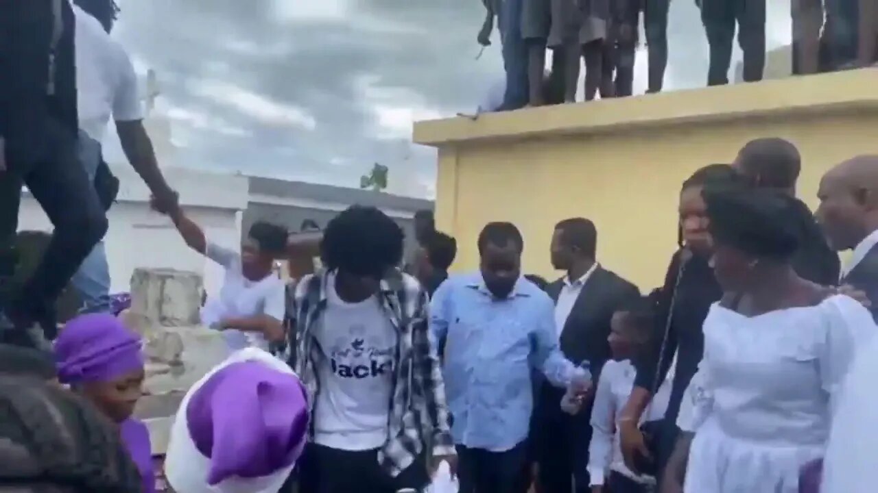 Tris Nouvel: Finerey Diego Charles TE arive jwenn lanmo lakay amba gaz lakrimojenn