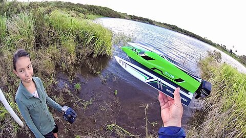 WLtoys 915 High Speed Brushless Boat Review - [Unboxing, Water/Flip/Leak Test! Pros & Cons]