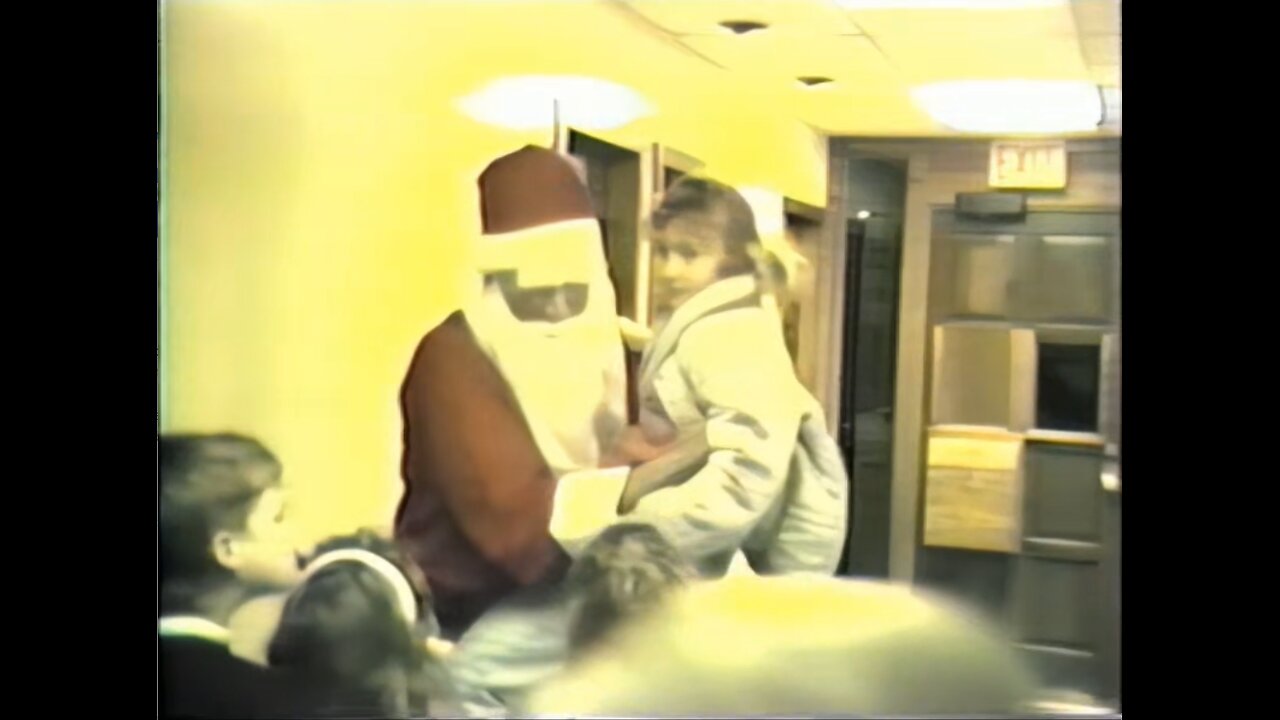 Santa Visits Peru City Hall - 1987