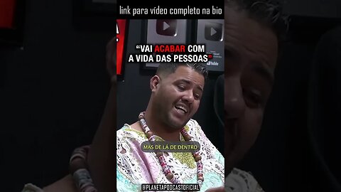 “LÁ DENTRO A GENTE FAZ UM TRATO COM ORIXÁ” com Pai Lucas (Candomblé) | Planeta Podcast #shorts