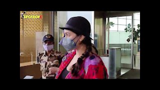 Ranbir Kapoor, Shraddha Kapoor & Dimple Kapadia snapped at the Airport | SpotboyE