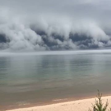 Majestic Set Of Clouds Looks Like A Giant Approaching Wave