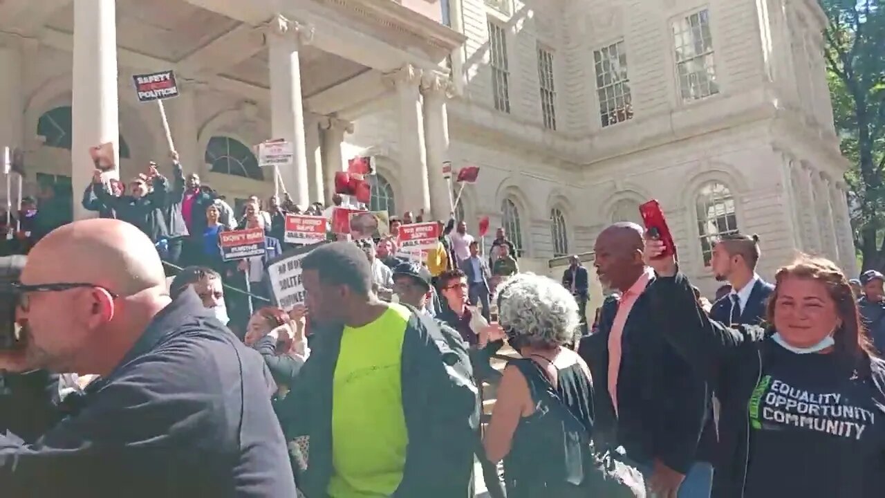 The #haltsolitary Rally City Hall Steps hosted by @FreedomAgendaNY COUNTERPROTEST BY NYC COBA 9/28