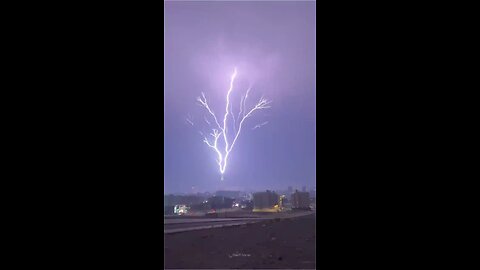 LIGHTING STRIKES THE MECCA TOWER