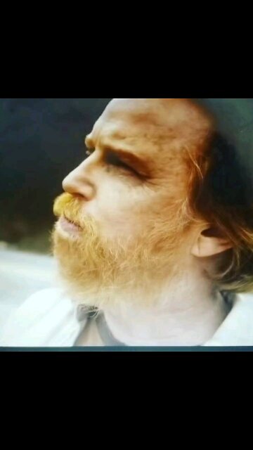 watching My Redneck Neighbor sharing a slice