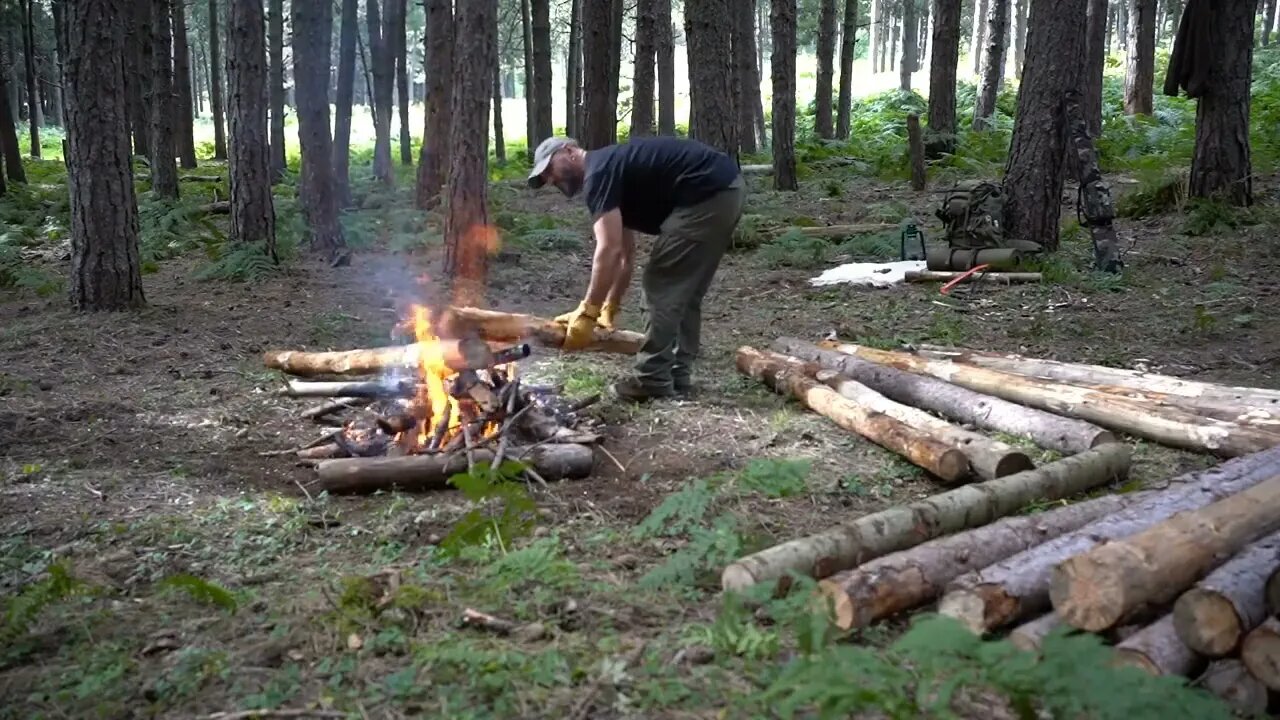3 Three days alone the hunter builds the shelter from start to finish. -15
