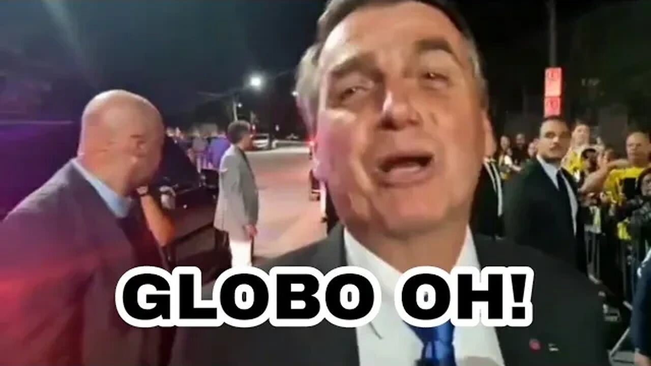 Bolsonaro saindo da Globo no Projac com festa e tudo depois do jornal nacional