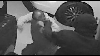 VIDEO: Encanto homeowner assaulted by two 'car creepers'
