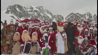 Competição hilária define quem é o melhor papai noel