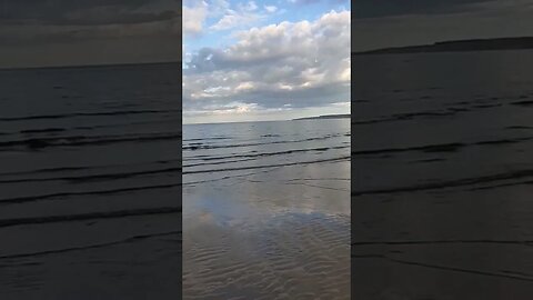 Walk along the beach in Scarborough