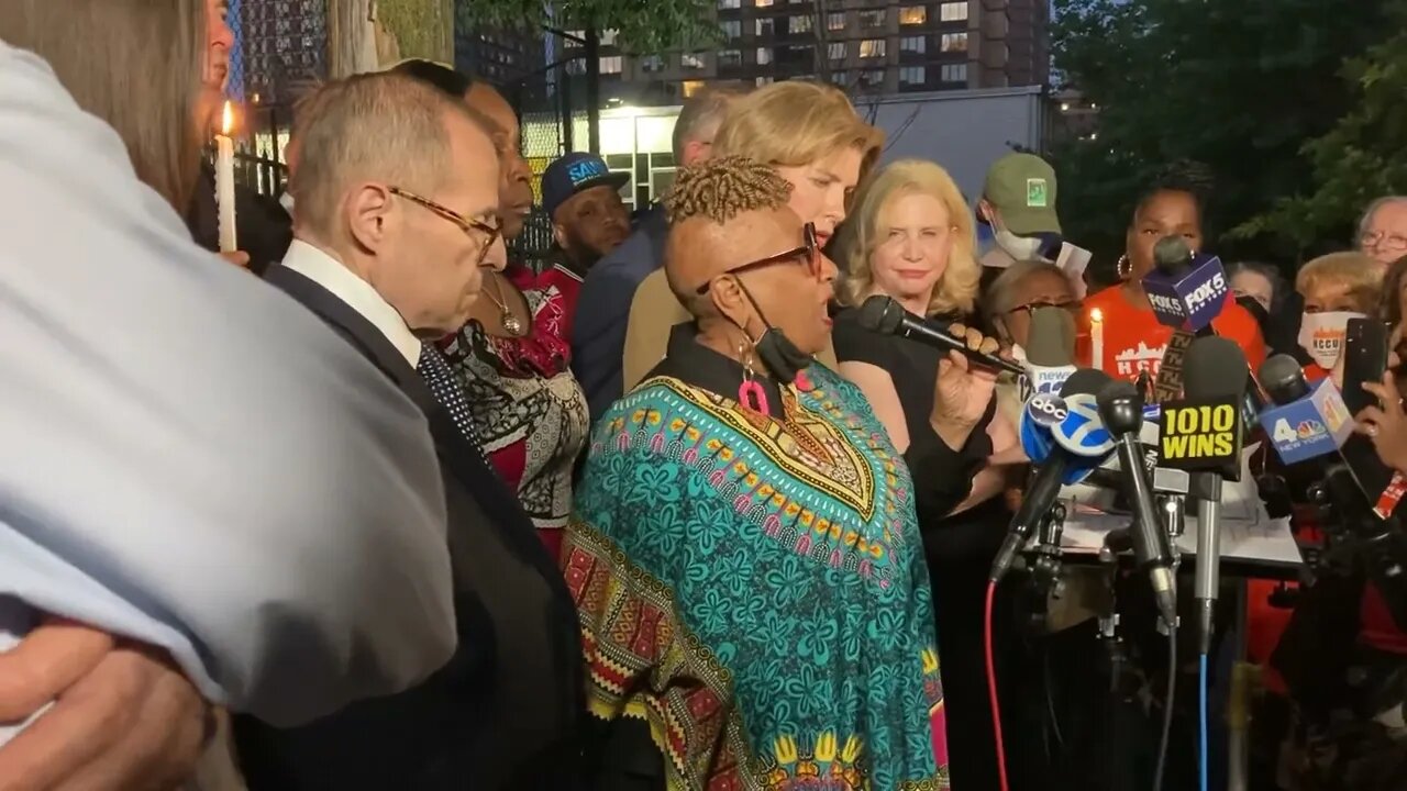 The Candlelight Vigil for #azsiajohnson hosted by @JulieMenin and @warmnyc @warm_nyc on 95th street