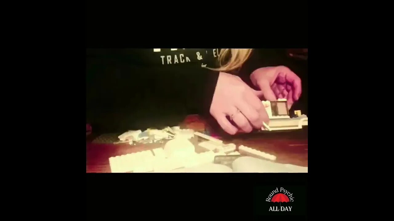 Jessica Bailey Puts Together A LEGO R.V.