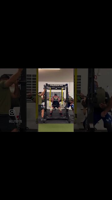 685 POUNDS VS 10 CHAINS | MASSIVE SQUAT #motivation #elitefts