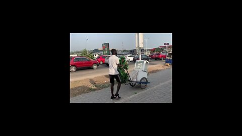 🤣🤣 ICE CREAM MAN WAS SCARED Bushman Prank😂😂😂 #shorts #funny #prank #bushman #bushmanprank
