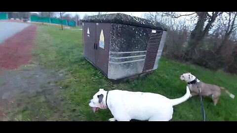 Famke en Winnie bij Sportvelden in Sneek