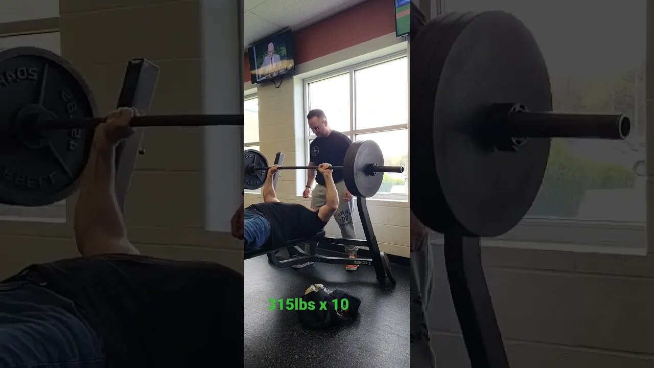 315lbs x 10 reps, Crazy 🤪 old man