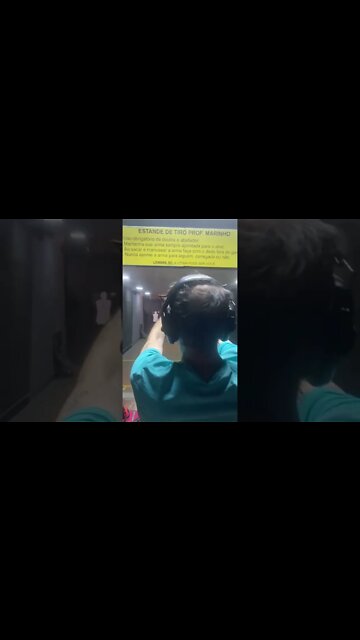 Visada com Pistola de cabeça pra baixo - Por outro angulo