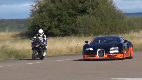 🏁World's Best Bugatti races?🏁 Veyron Vitesse and 16.4 in TOTAL WAR and ACTION!