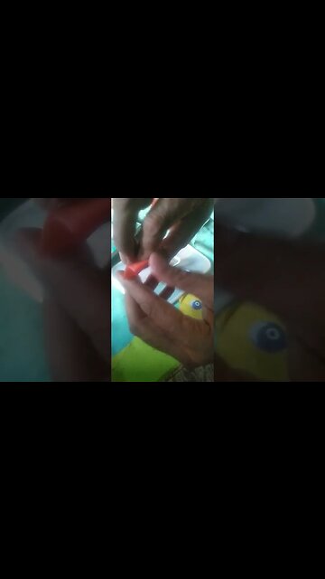 make a triangle craft from straws