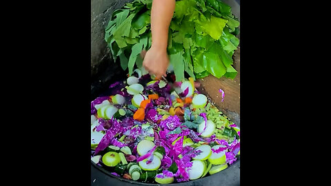 😋 A Pot Packed with Fresh Vegetables! 🥕🥬