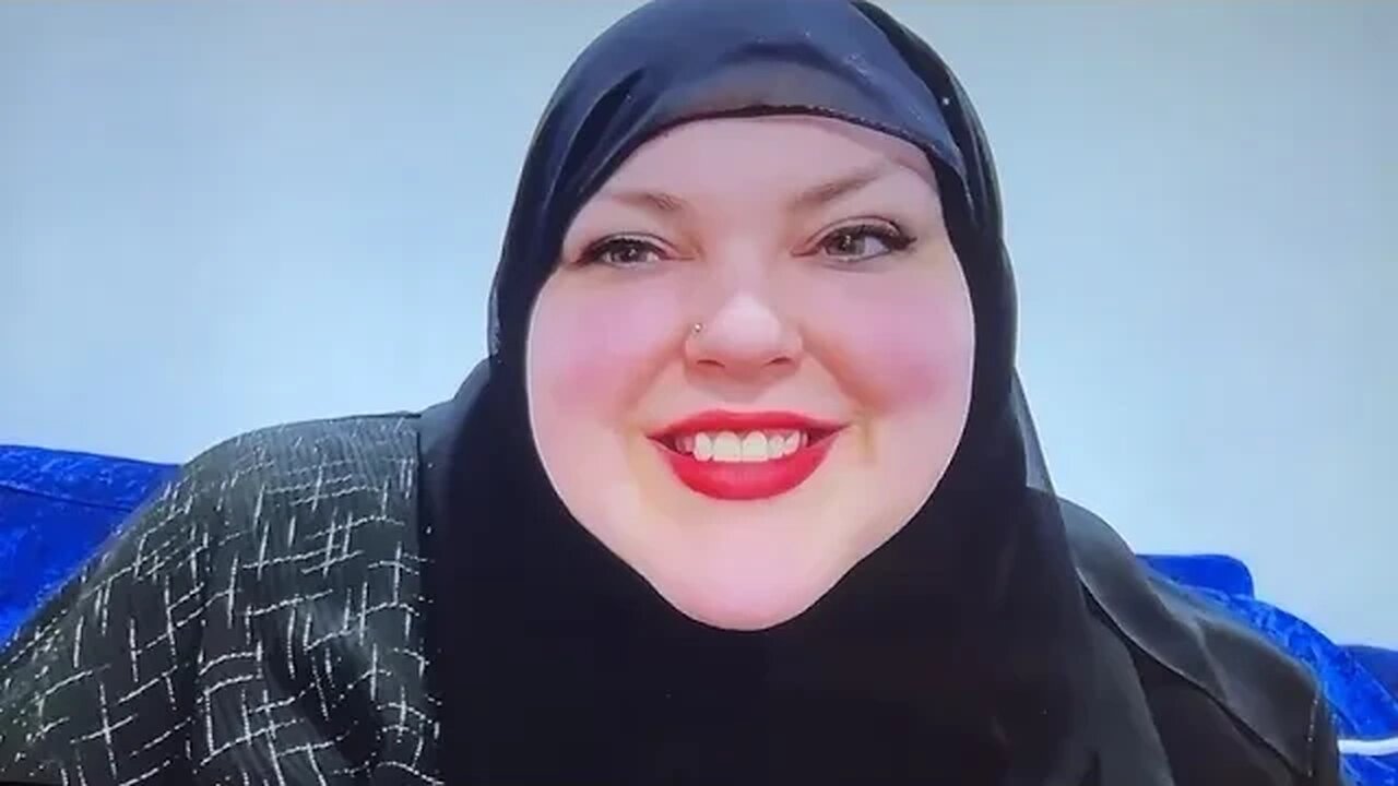 Foodie Beauty Says She Will Still Beeze With Everyone When She Goes Home More Lives Too!