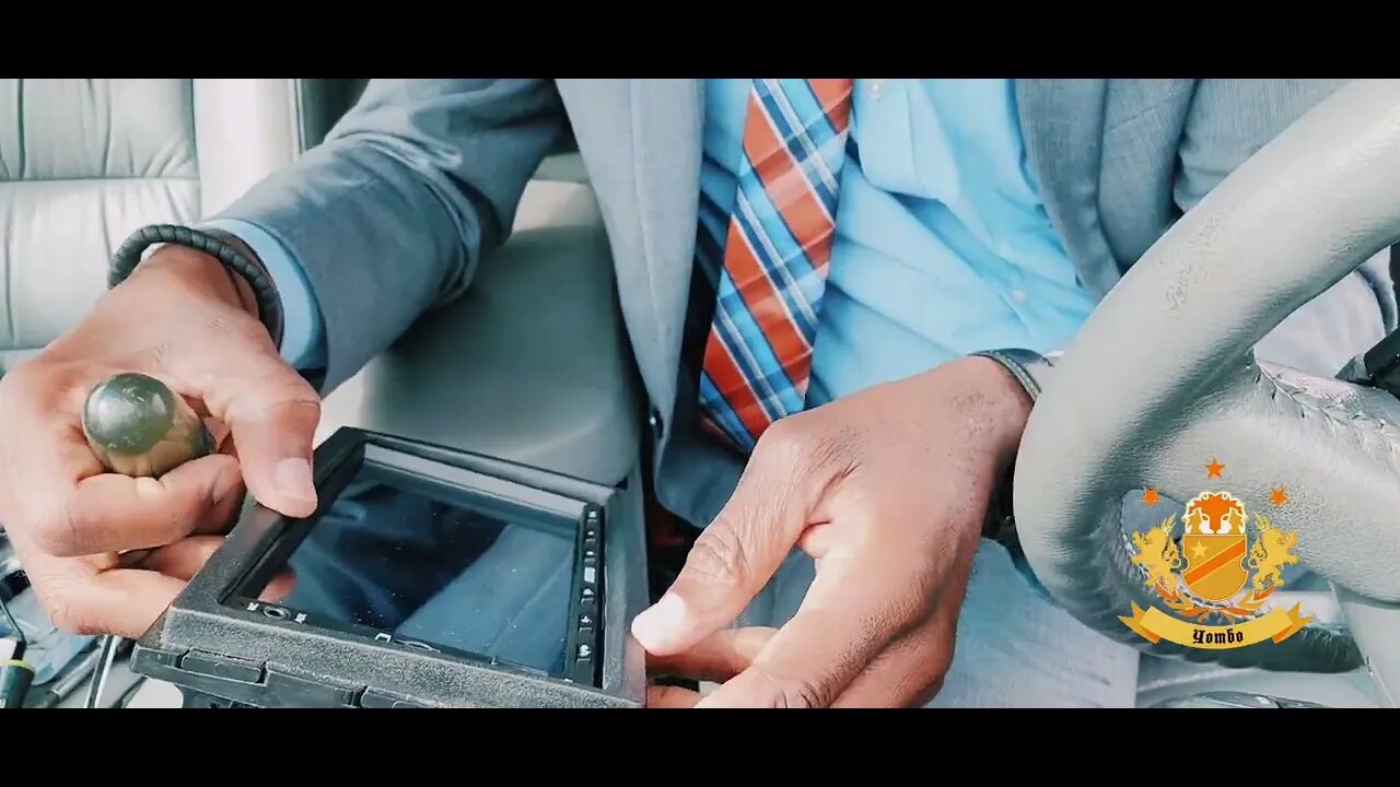 Yombo installing the ATOTO car stereo in a Ford Five Hundred