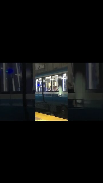 Up-close Montreal metro #viralvideo