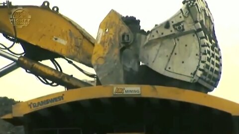 Top 5 World's Largest Mining Excavator Machines